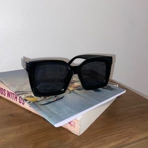 Geometric Frame Sunglasses